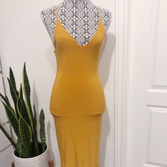 FASHION NOVA Anne Marie Midi Dress - Picture 4 of 8